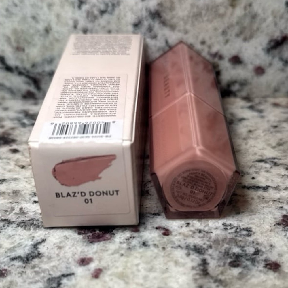 Fenty Blaz’d Donut Gloss Bomb Stix - Picture 2 of 6